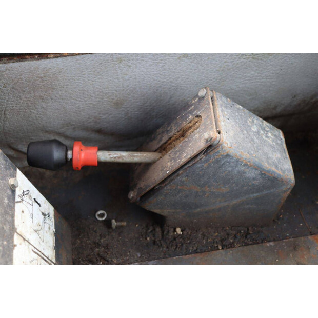 1994 احلامن AL7-46504984