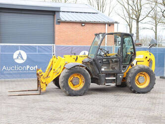 صورة ل رافعات جيه سي بي 531-70