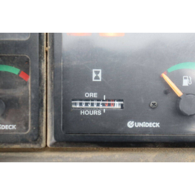 2003 CASE 28 CAB-46505578