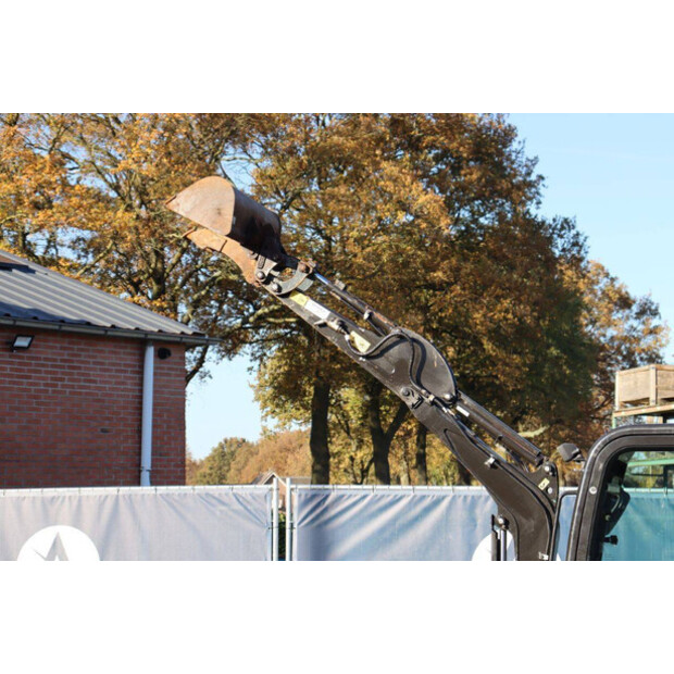 هيونداي Robex R18-9AK-46505850