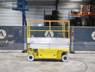 2010-jlg-2030es-1441594-46506397