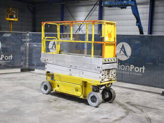 2010-jlg-2030es-1441594-46506398