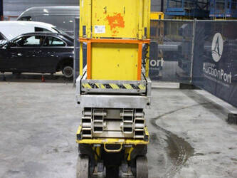 2010-jlg-2030es-1441594-46506399