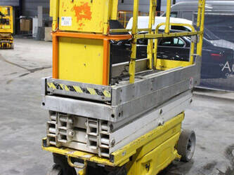 2010-jlg-2030es-1441594-46506400