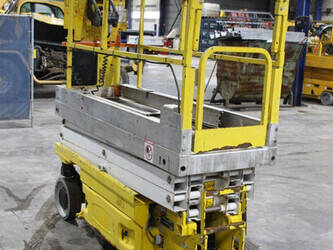 2010-jlg-2030es-1441594-46506401