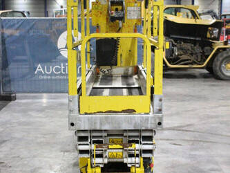 2010-jlg-2030es-1441594-46506402