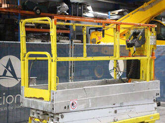 2010-jlg-2030es-1441594-46506404