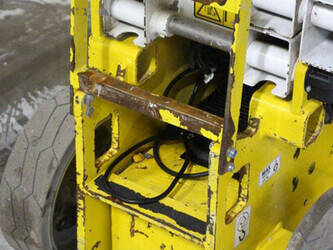 2010-jlg-2030es-1441594-46506406