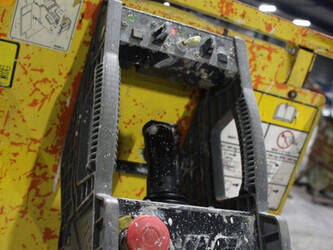 2010-jlg-2030es-1441594-46506408