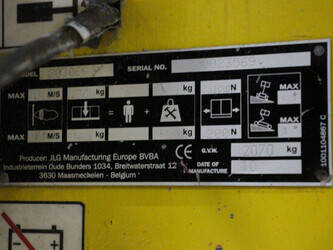 2010-jlg-2030es-1441594-46506409