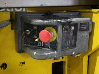 2010-jlg-2030es-1441594-46506410