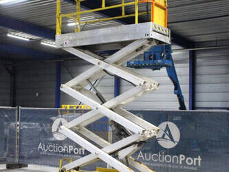 2010-jlg-2030es-1441594-46506416