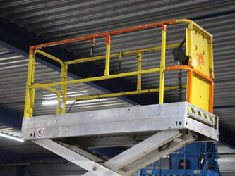 2010-jlg-2030es-1441594-46506418