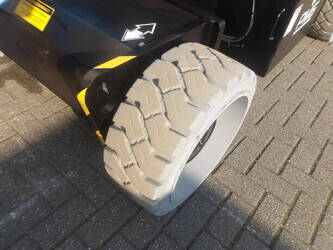 2015-genie-z-33-18-1441605-46506619