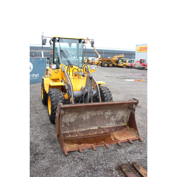 2017 فولفو L30G-46506629