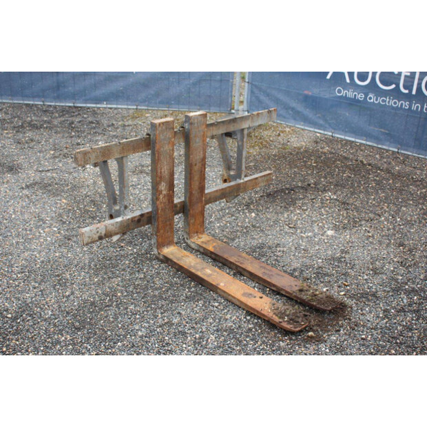 2017 فولفو L30G-46506633