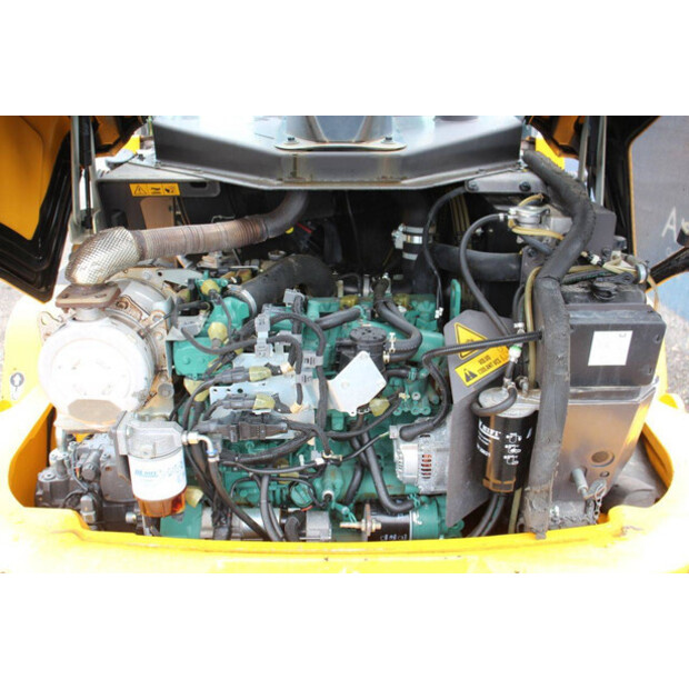 2017 فولفو L30G-46506643