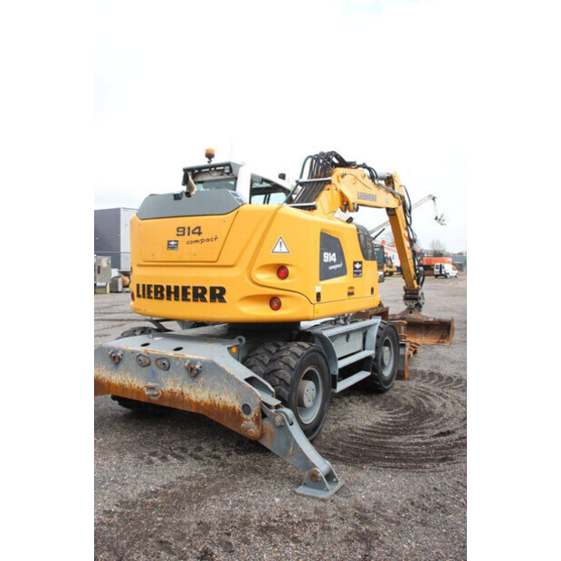 2017 ليبهير A914-46506786