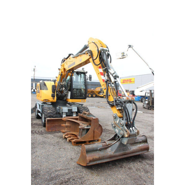 2017 ليبهير A914-46506787