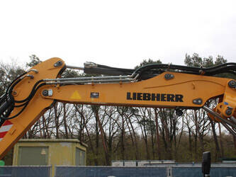 2017-liebherr-a914-46506792