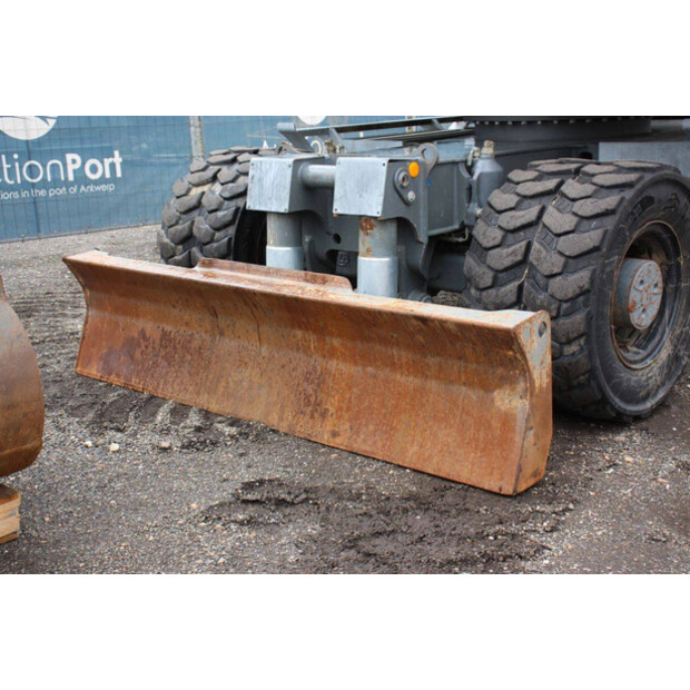 2017 ليبهير A914-46506793