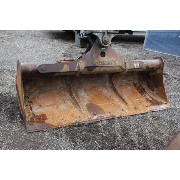 2017 ليبهير A914-46506795