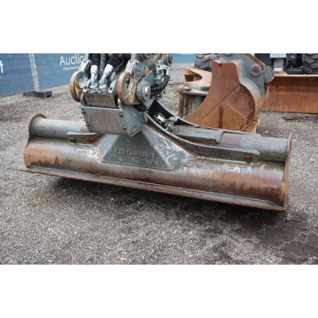 2017 ليبهير A914-46506796