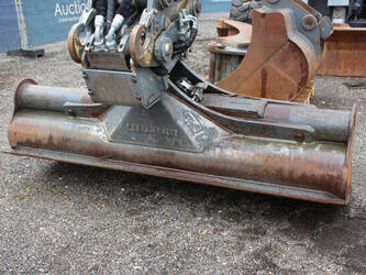 2017-liebherr-a914-46506796