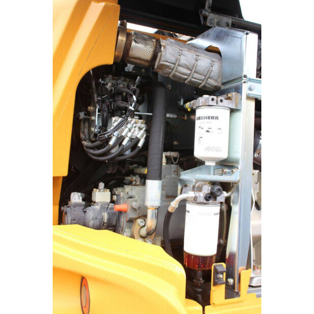 2017 ليبهير A914-46506810