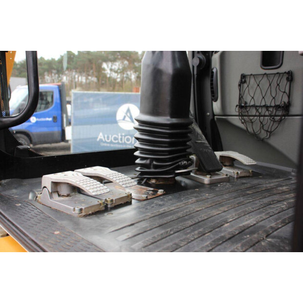 2017 ليبهير A914-46506816