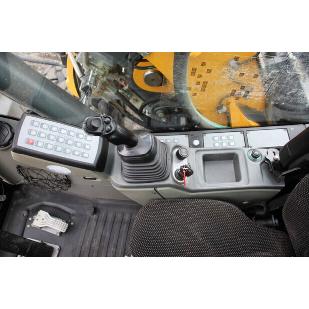 2017 ليبهير A914-46506819