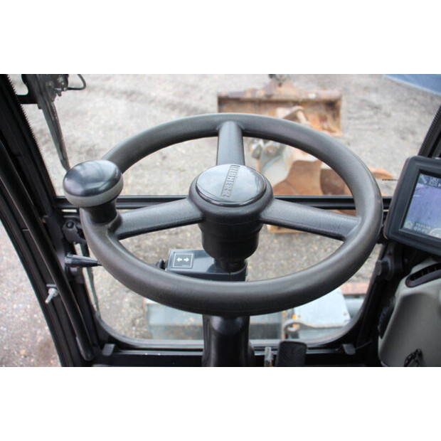 2017 ليبهير A914-46506820