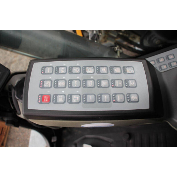 2017 ليبهير A914-46506821