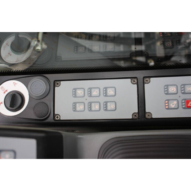 2017 ليبهير A914-46506823