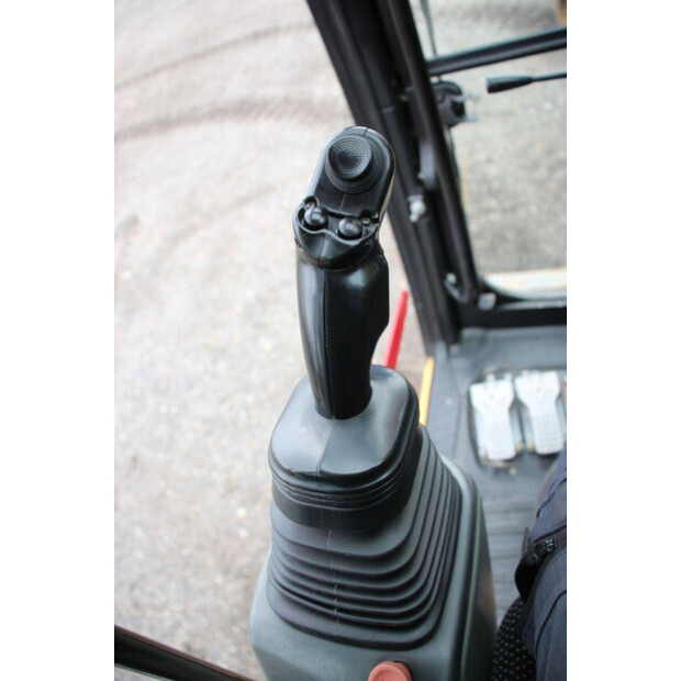 2017 ليبهير A914-46506826