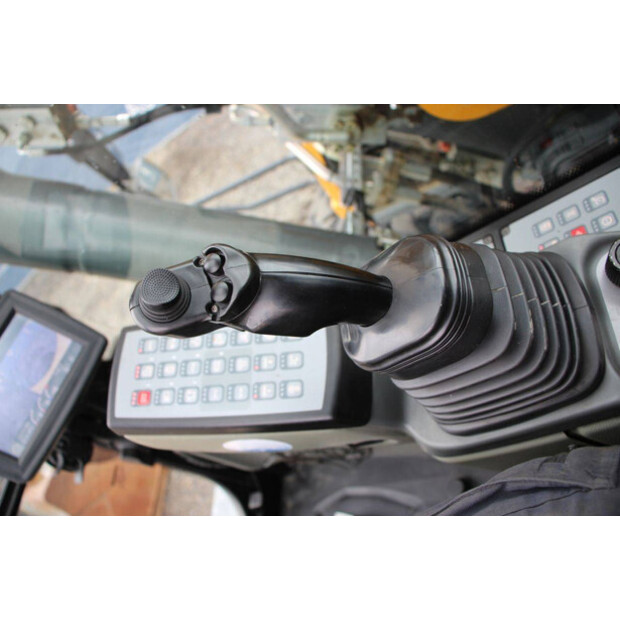 2017 ليبهير A914-46506827