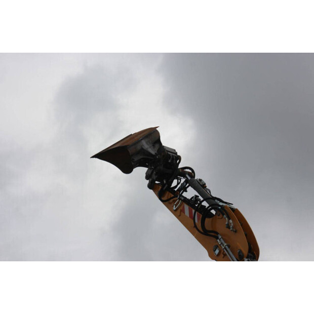 2017 ليبهير A914-46506832