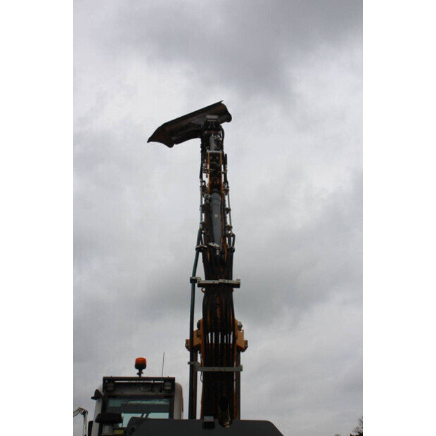 2017 ليبهير A914-46506833