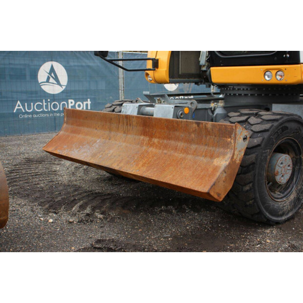 2017 ليبهير A914-46506834