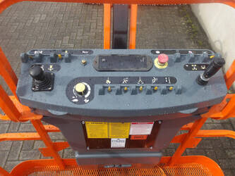 2014-jlg-e400ajpn-1441616-46506839