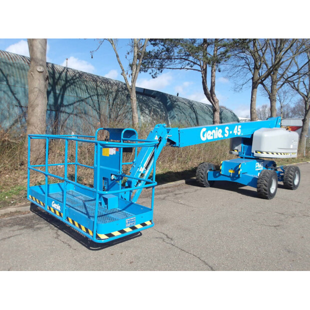 2015 جيني S-45-46506851