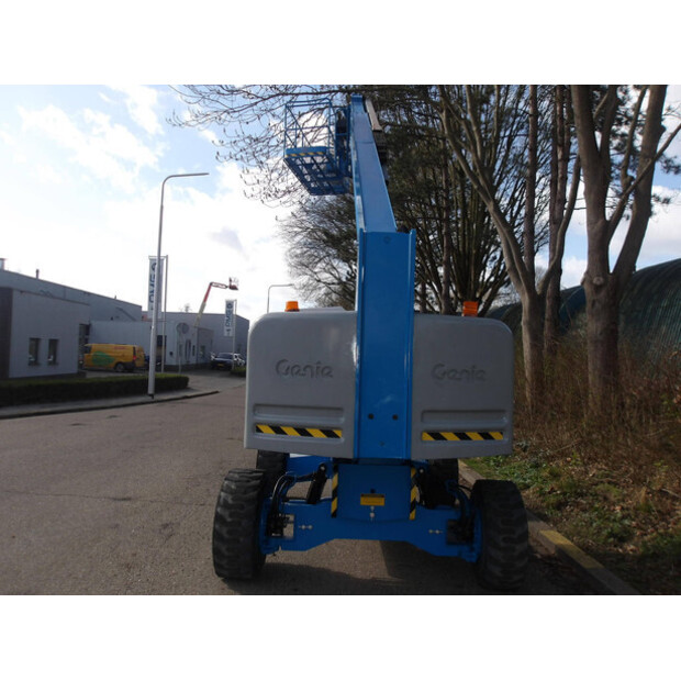 2015 جيني S-45-46506859