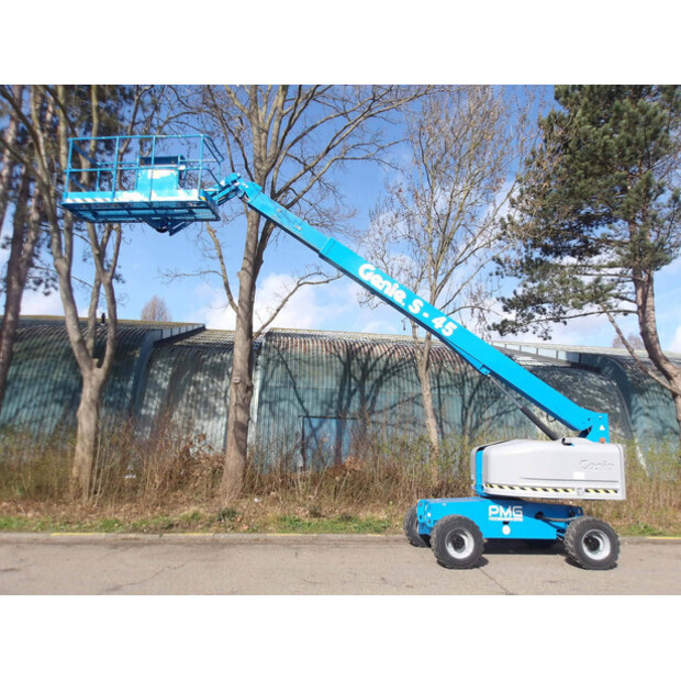 2015 جيني S-45-46506861