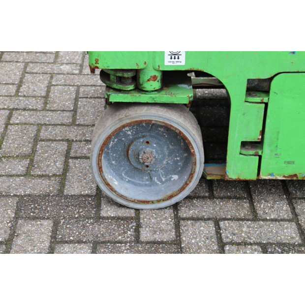 2011 جيني GS-1932-46507644