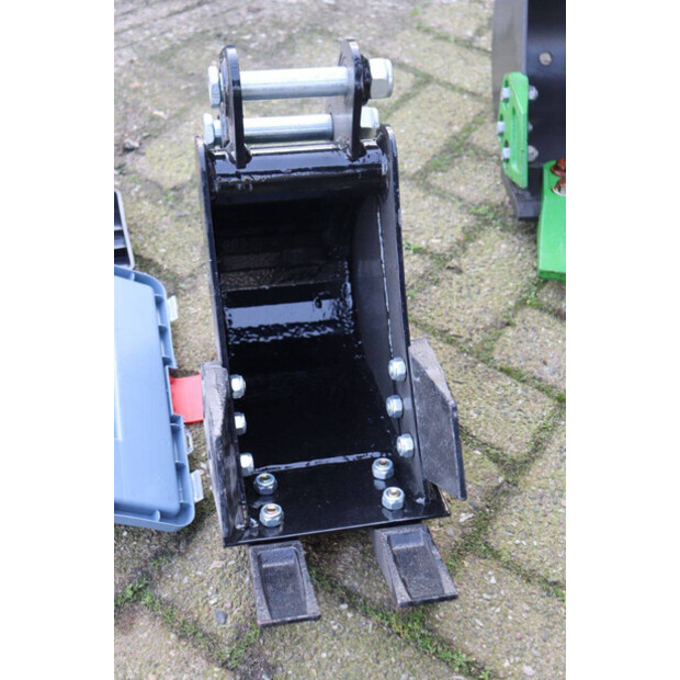 2023 WCM CTX8010-46508077