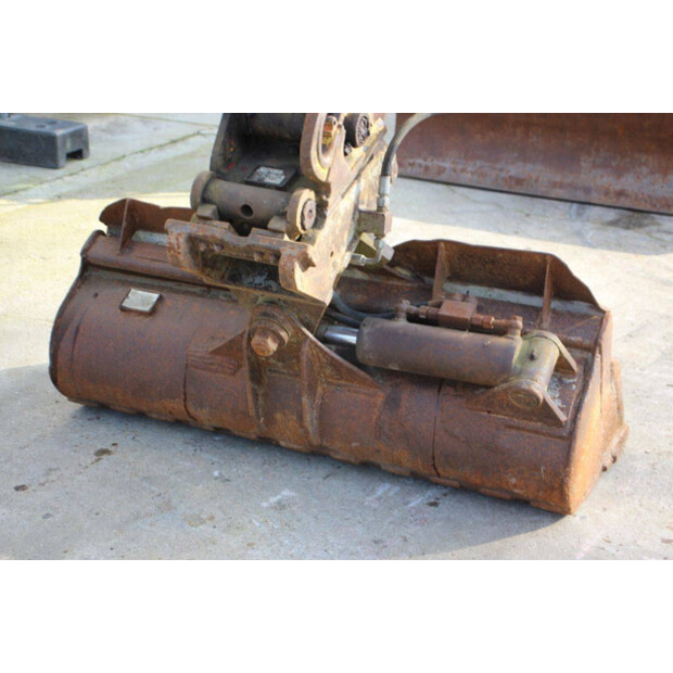 2000 TAKEUCHI TB145-46508830