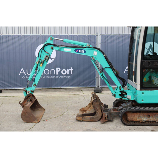 2011 اي اتش اي 19UXT-46508865