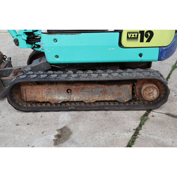 2011 اي اتش اي 19UXT-46508881