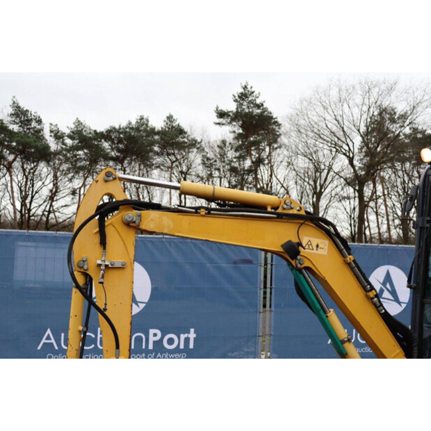 2013 Komatsu PC26MR-3-46509063