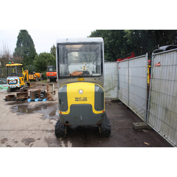 2015 نيوسون 1404-46509291